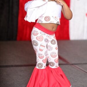 Pageant Casual wear 3/5
Measurements are in photos 
Need gone asap.